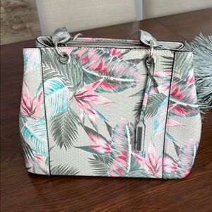 Guess Gray and Pink Shoulder Bag with Elegant Design